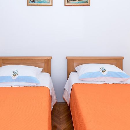 Apartment Promona Дрниш Екстер'єр фото