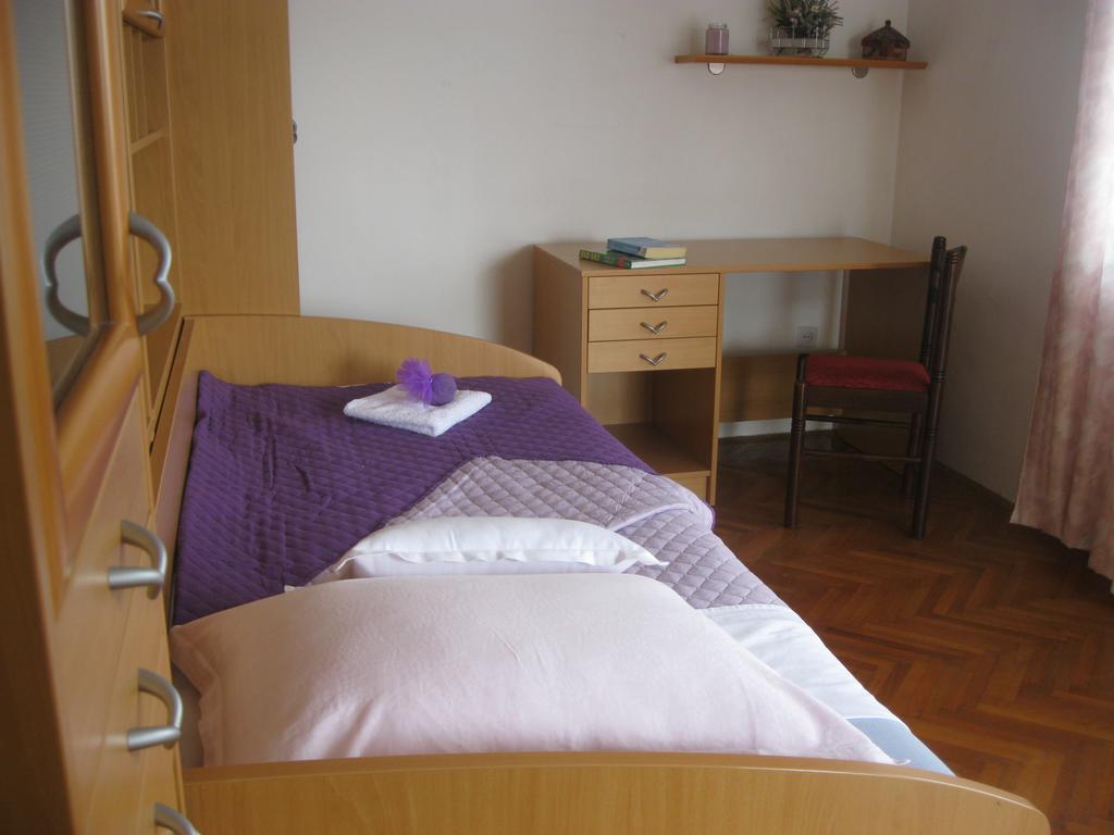 Apartment Promona Дрниш Екстер'єр фото