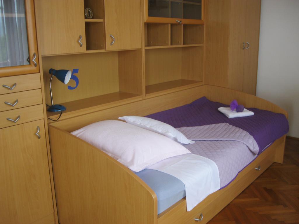 Apartment Promona Дрниш Екстер'єр фото