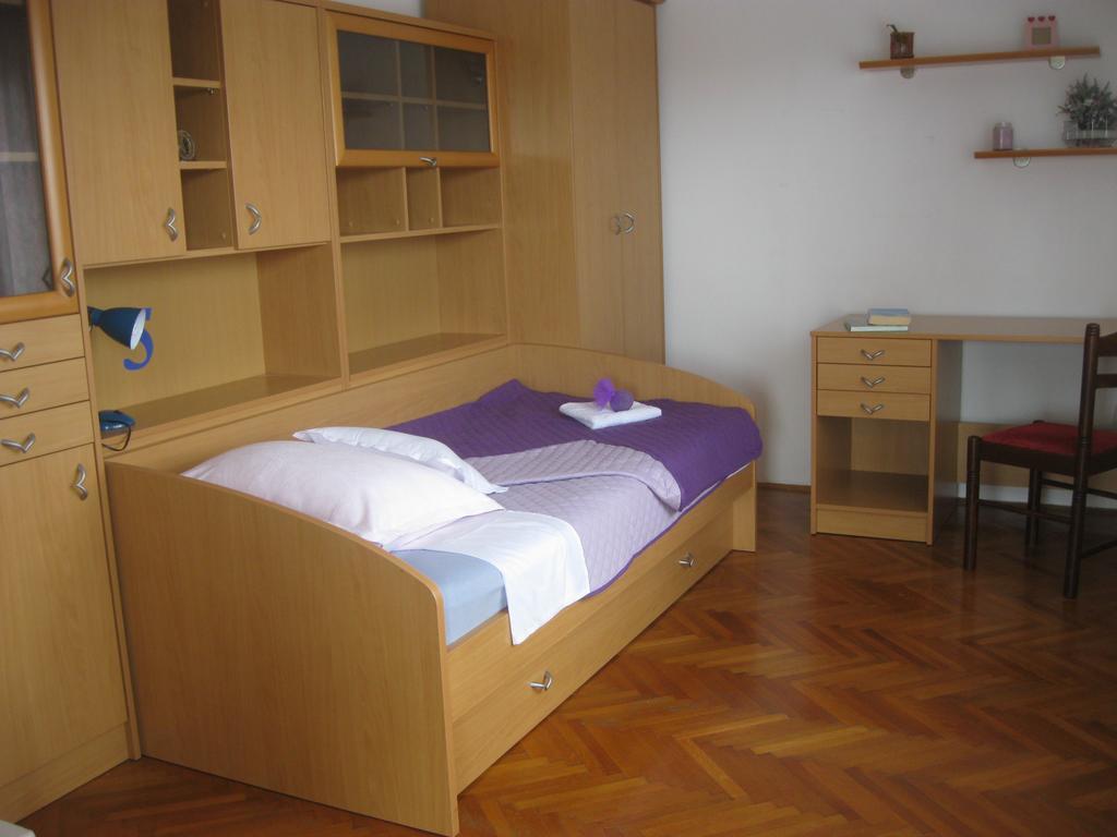 Apartment Promona Дрниш Екстер'єр фото