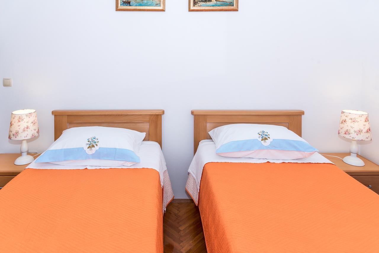 Apartment Promona Дрниш Екстер'єр фото