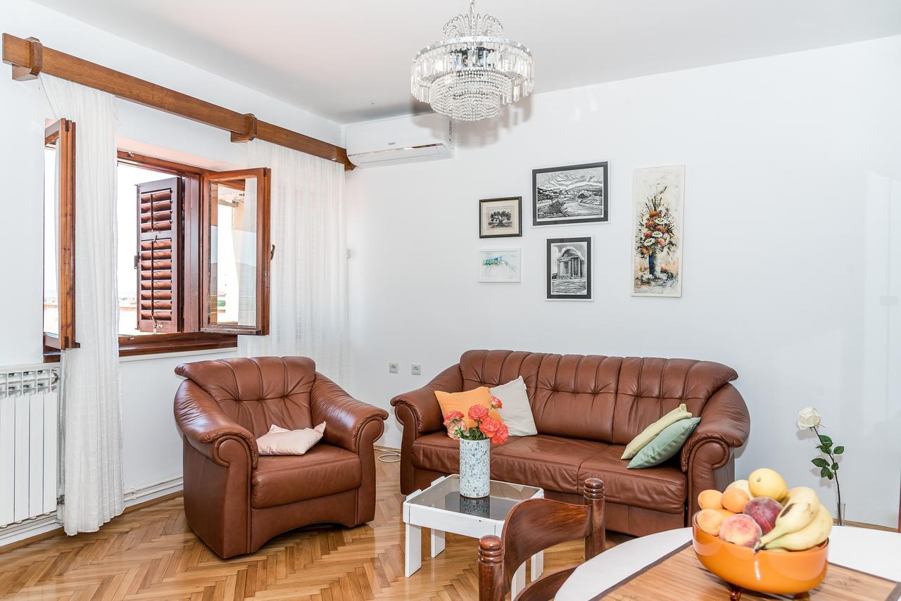 Apartment Promona Дрниш Екстер'єр фото