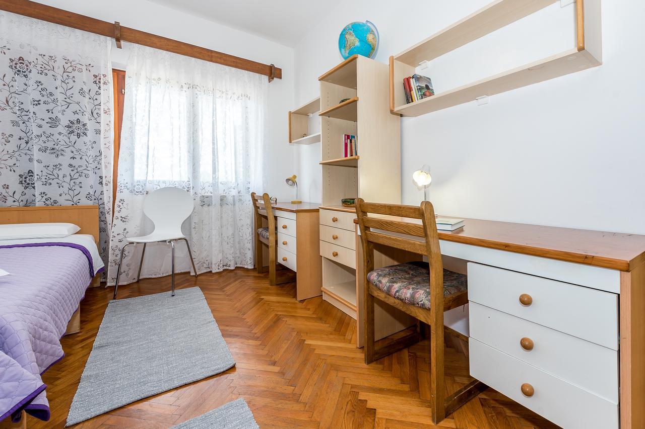 Apartment Promona Дрниш Екстер'єр фото