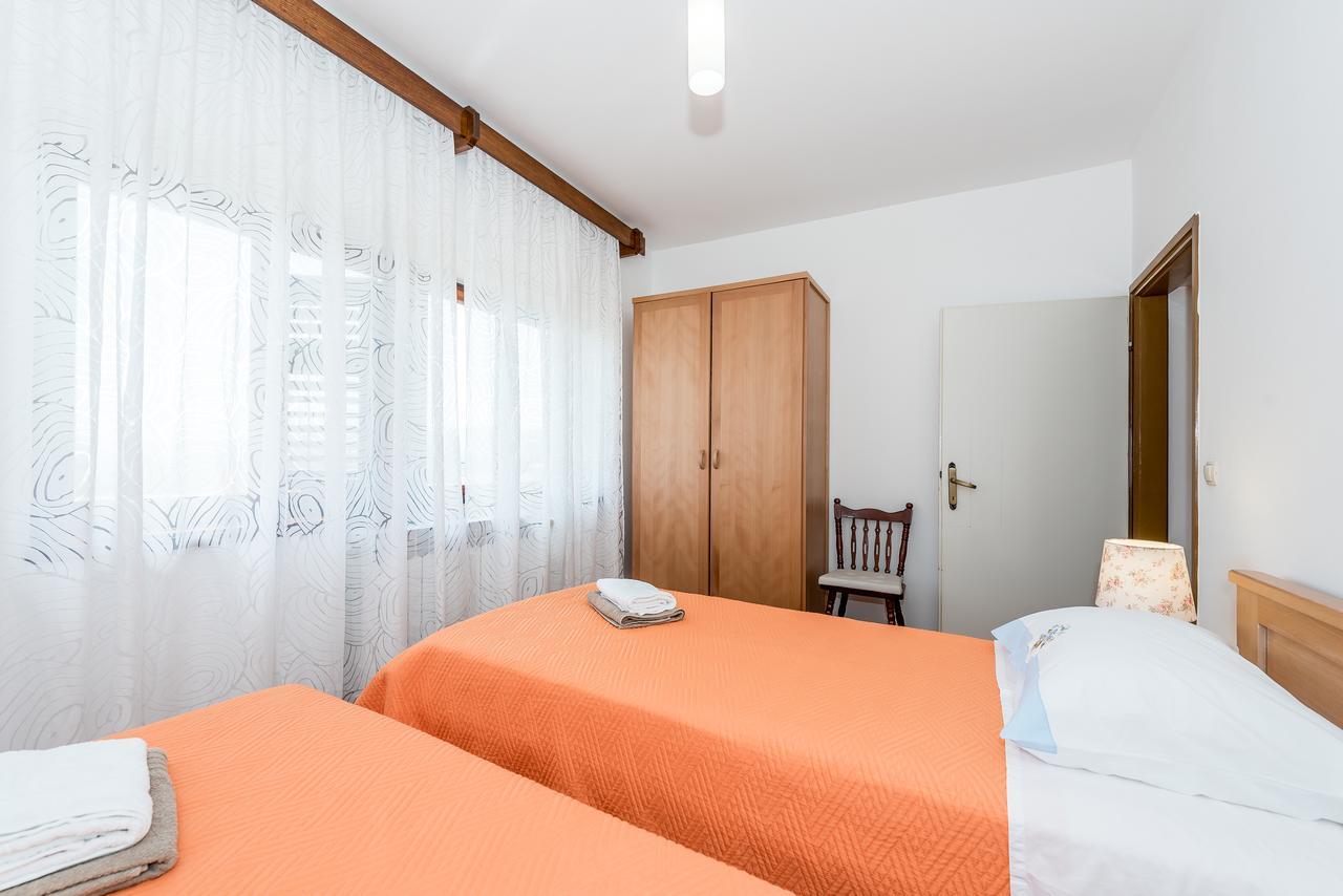 Apartment Promona Дрниш Екстер'єр фото