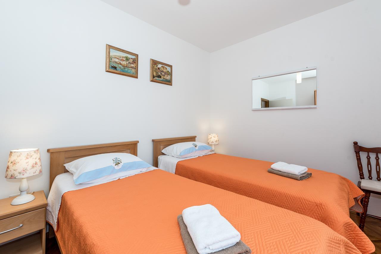 Apartment Promona Дрниш Екстер'єр фото