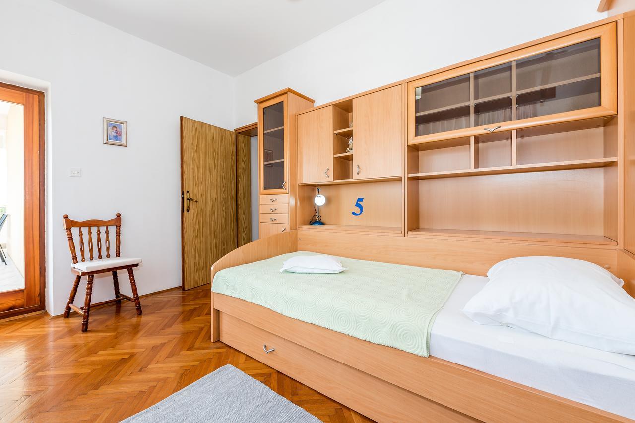 Apartment Promona Дрниш Екстер'єр фото