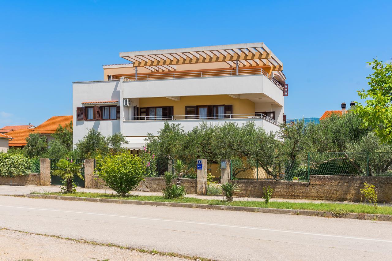 Apartment Promona Дрниш Екстер'єр фото